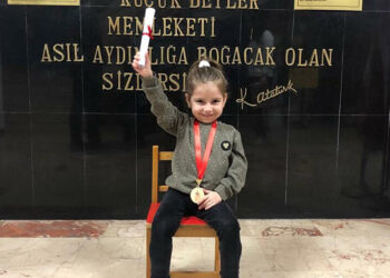 SMA Tip-2 hastası Defne'nin karne heyecanı