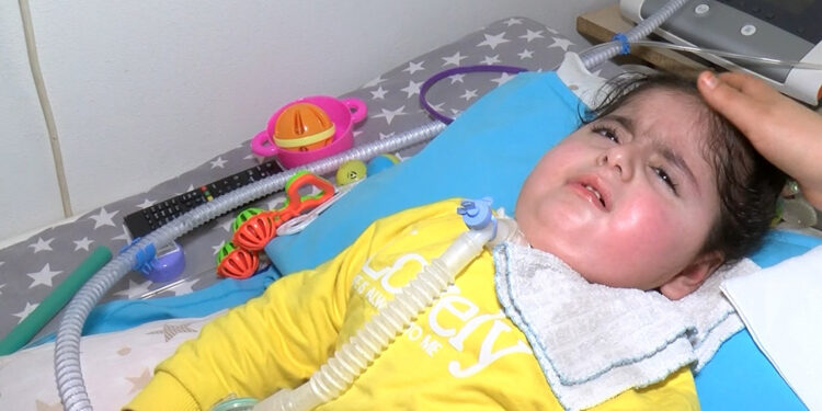 SMA'lı Havvanur'un 1 kilo daha almaması gerekiyor