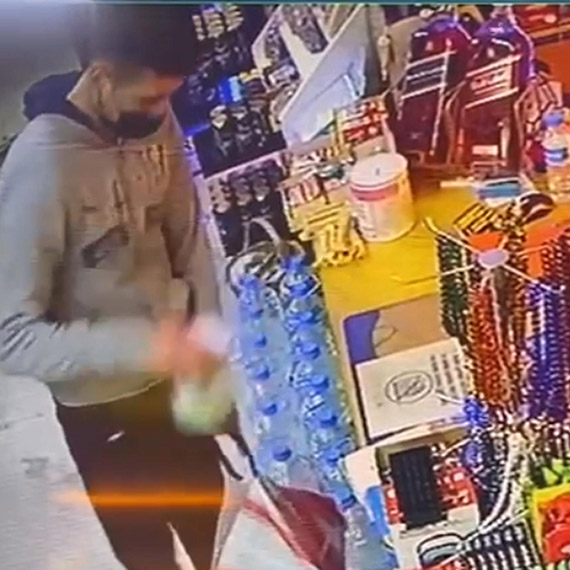 SMA'lı Yağız Batu'nun yardımlarını çalan 2 kişi tutuklandı