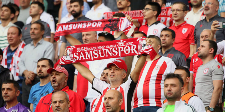 Samsunspor-Galatasaray maçı biletlerine yoğun ilgi