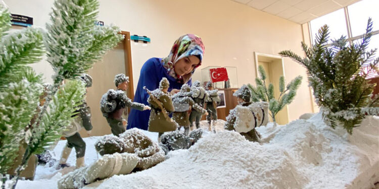 Sarıkamış'ta şehadete yürüyenleri üç boyutlu sergiledi