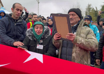 Şehit Samet Aslan, son yolculuğuna uğurlandı