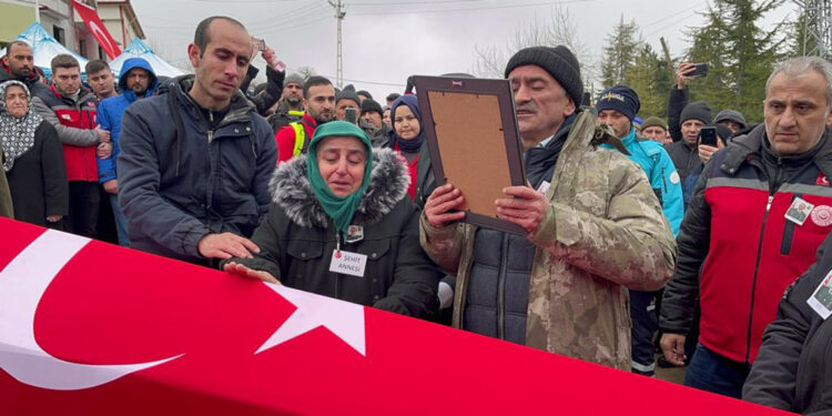 Şehit Samet Aslan, son yolculuğuna uğurlandı