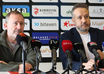 Sergen Yalçın Antalyaspor'a imzayı attı