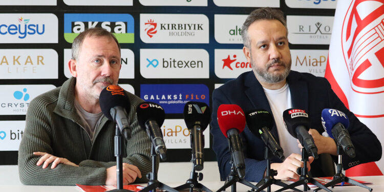 Sergen Yalçın Antalyaspor'a imzayı attı