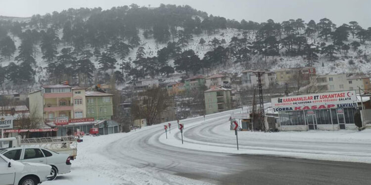 Sertavul Geçiti'nden zincirsiz araç gerişine izin yok