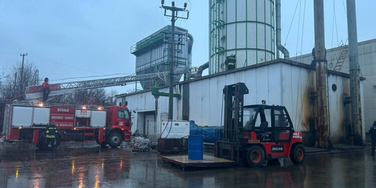 Sivas’ta mobilya fabrikasında patlama: 2 işçi yaralı