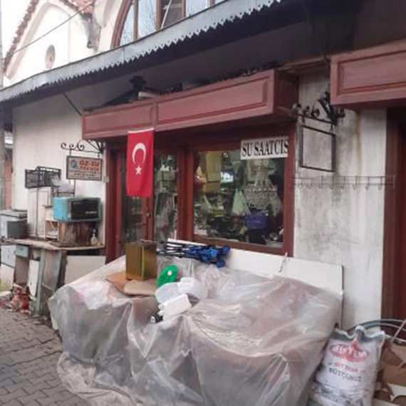 Söylesem tesiri yok sussam gönül razı değil