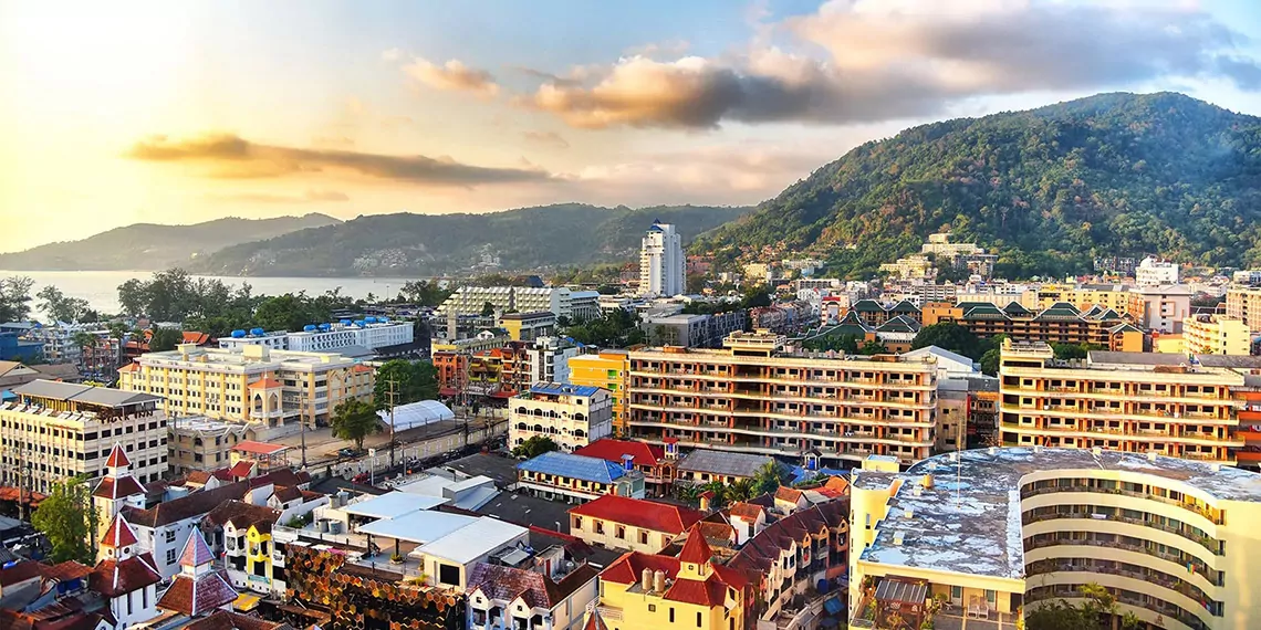 Ekonomik olarak uygun tatil yerleri arayanlardansanız ve ille de yurt dışına çıkmak istiyorsanız; türk lirasının değerli olduğu tayland`ın phuket adasına gitmenizi öneririm.