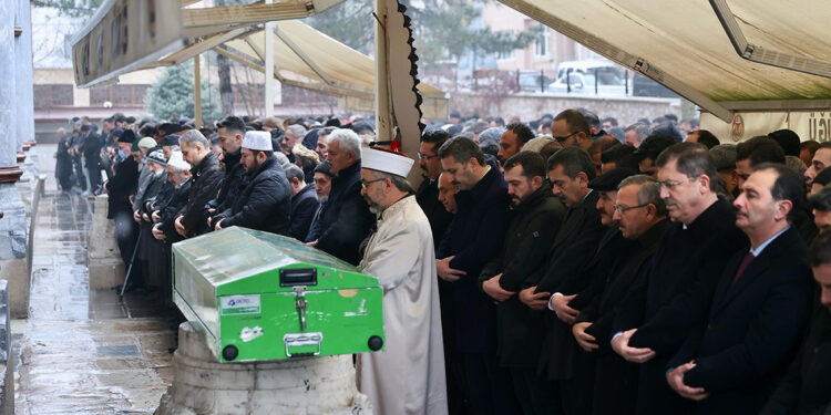 Tokat Belediye Meclis Üyesi Şadi İşeri, defnedildi