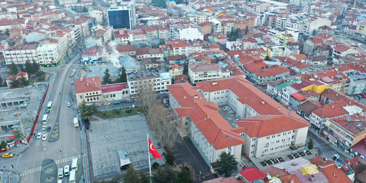 Tokat'ta kamu binaları yenileniyor