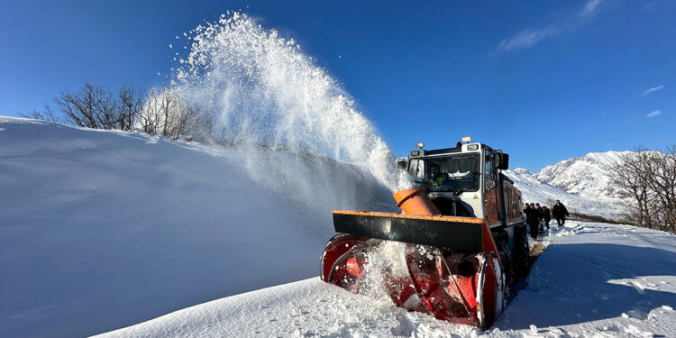Tunceli'de kar yağışı; 170 köy yolu ulaşıma kapandı