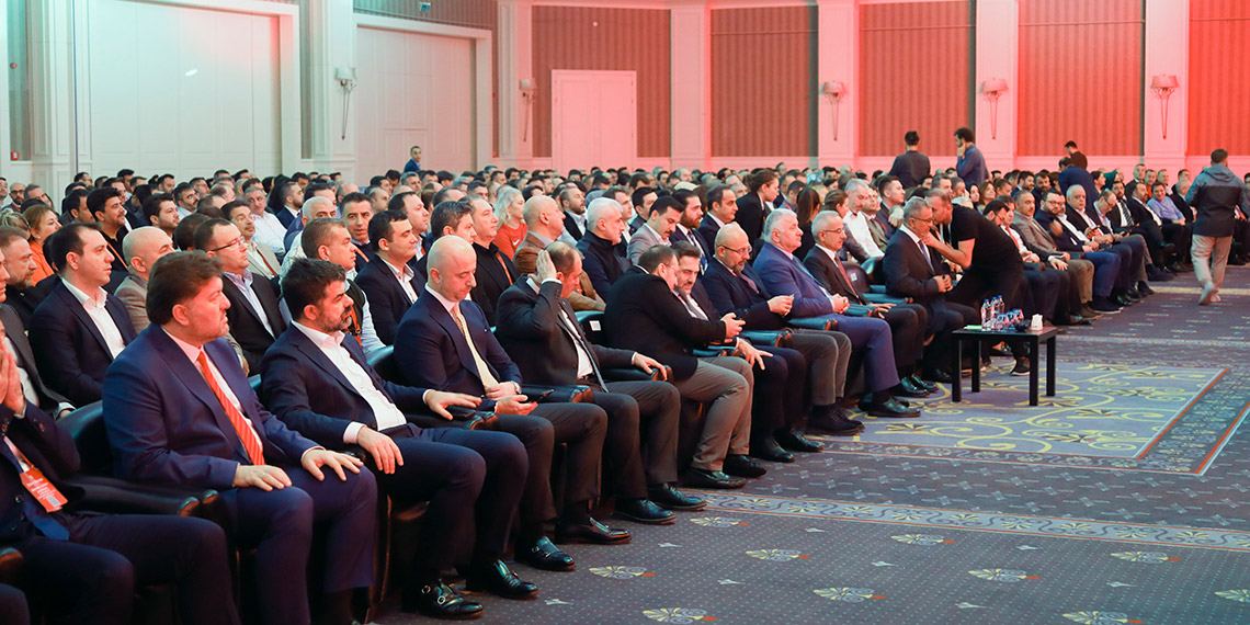 Türkiye'nin hava sahasından 15 saniyede bir uçak geçti