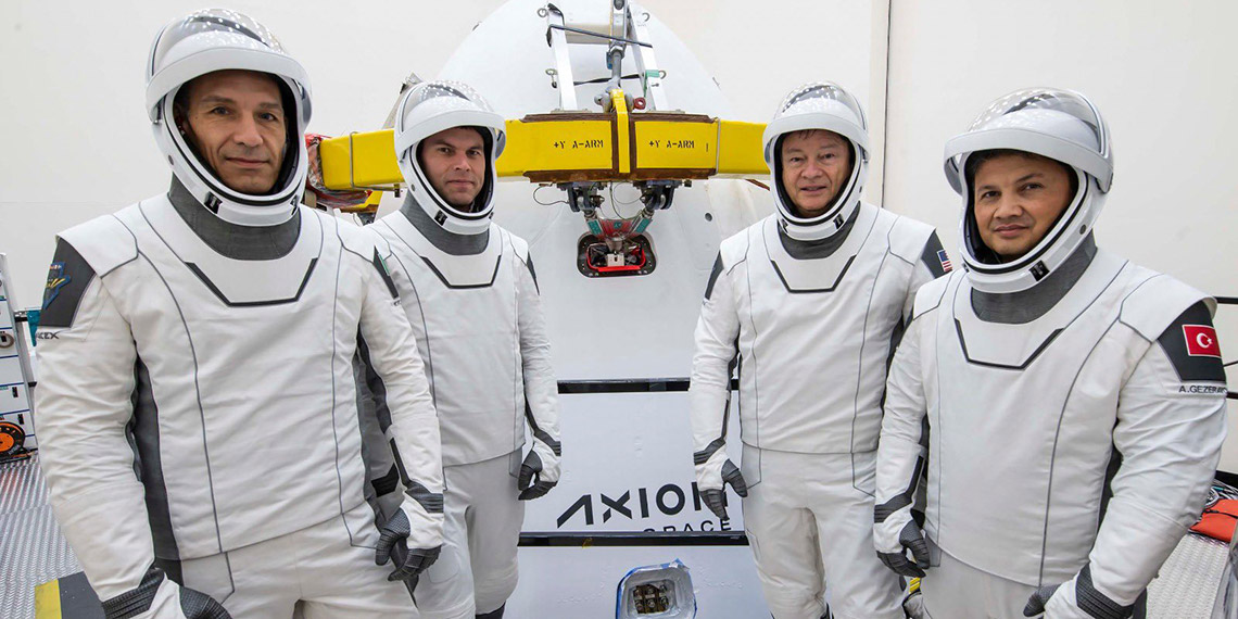 Türkiye'nin ilk uzay yolcusu Alper Gezeravcı karantinada