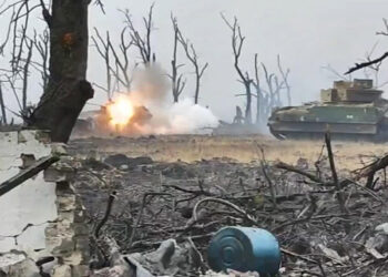 Ukrayna’ya ait savaş aracı, Rus zırhlısını imha etti