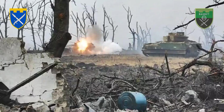 Ukrayna’ya ait savaş aracı, Rus zırhlısını imha etti