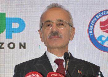 Ulaşım ve iletişim yatırımları kalkınmanın temeli