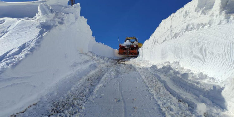 Van'da kar nedeniyle 492 yol ulaşıma kapandı