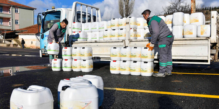 Sıvı gübreler Başkentin 25 ilçesindeki yerli üreticiye ulaştırılıyor