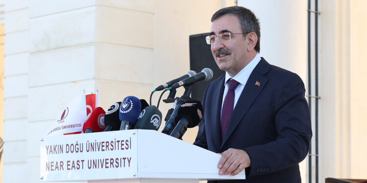 Yılmaz, Dr. Suat Günsel Camii'nin açılışına katıldı