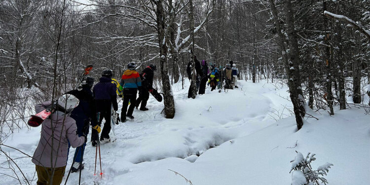 Kutup soğuklarında kaybolan 23 kayakçı bulundu