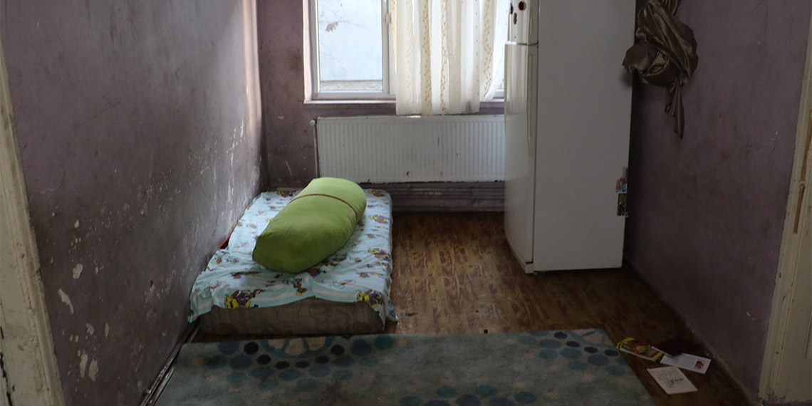 Eskişehir 4'üncü Ağır Ceza Mahkemesi aç bırakılarak ölümüne terk edildiği belirlenen Elif Nur'un kaldığı evin yeniden ve detaylı incelenmesine karar verdi.