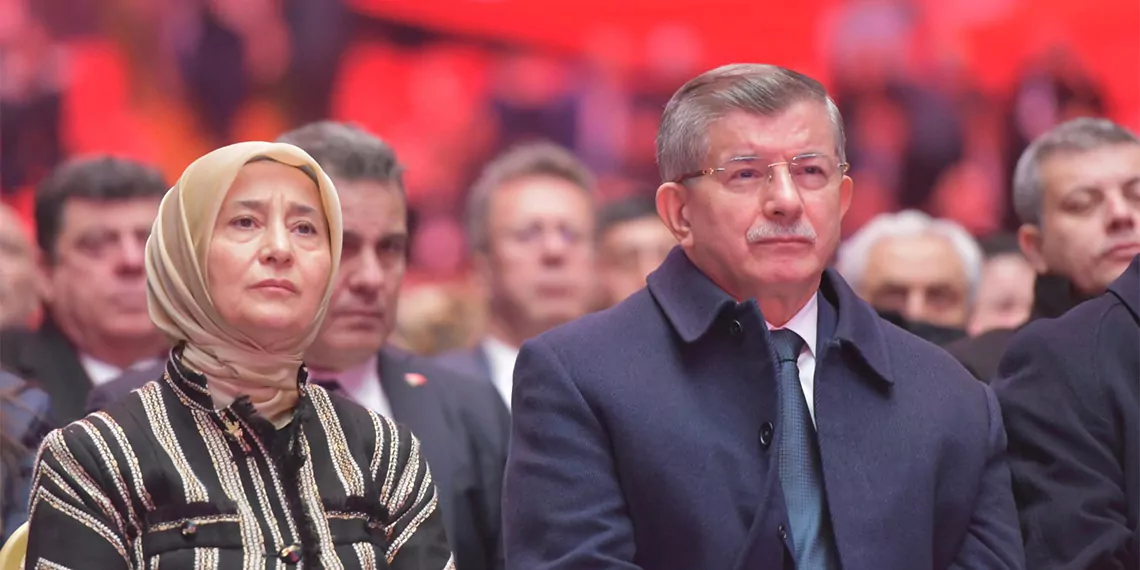 Ahmet davutoğlu yeniden genel başkanlığa seçildi