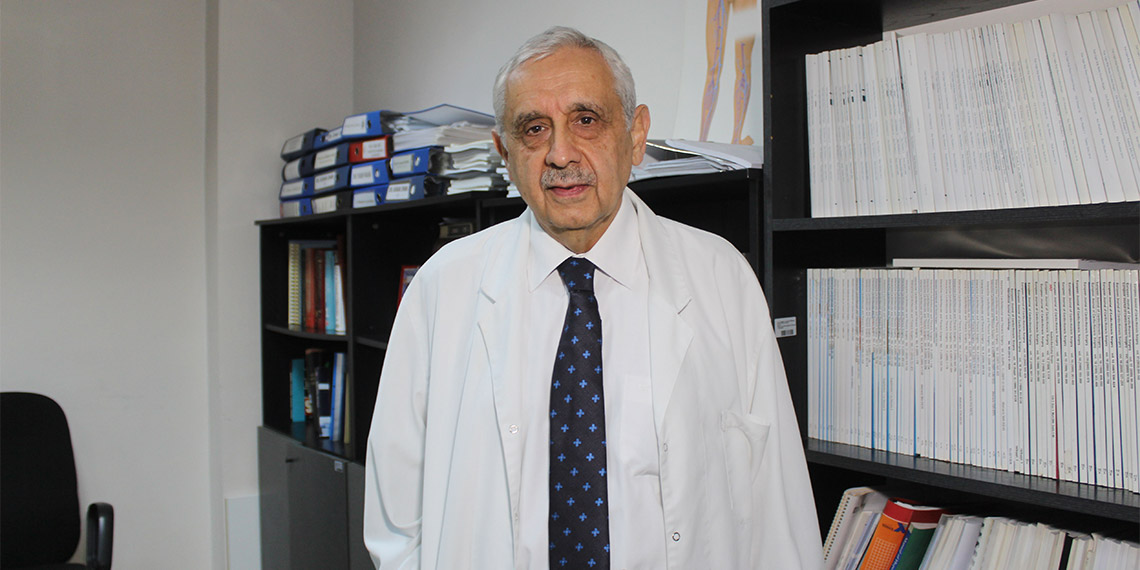 Covid-19 sonrası organ bağışının azaldığını anlatan Prof. Dr. Bayezid, "Daha önce organ bağışı, beyin ölümü olan hastalarda yüzde 27 iken, Covid'den sonra yüzde 16'ya düştü" dedi.