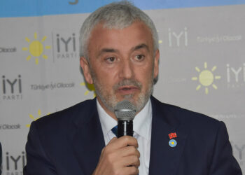 AK Parti'den istifa eden Enver Yılmaz İYİ Parti'den belediye başkan adayı oldu