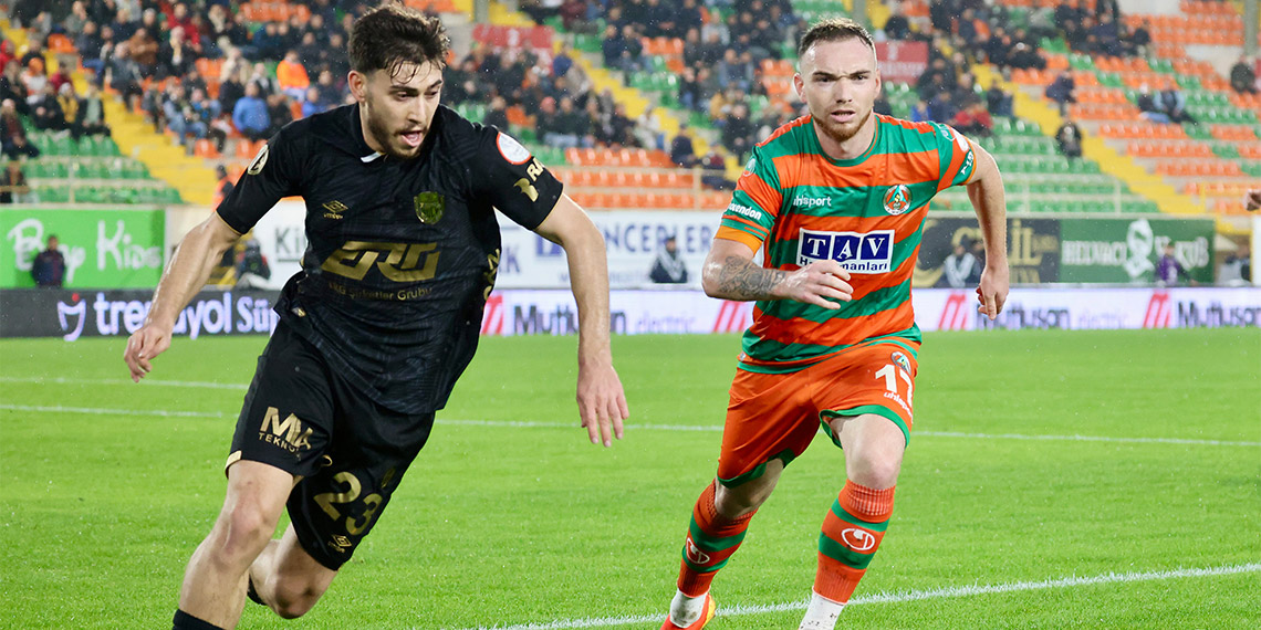 Süper Lig’de 16’ncı haftanın erteleme maçında Alanyaspor MKE Ankaragücü ile 1-1 berabere kaldı.