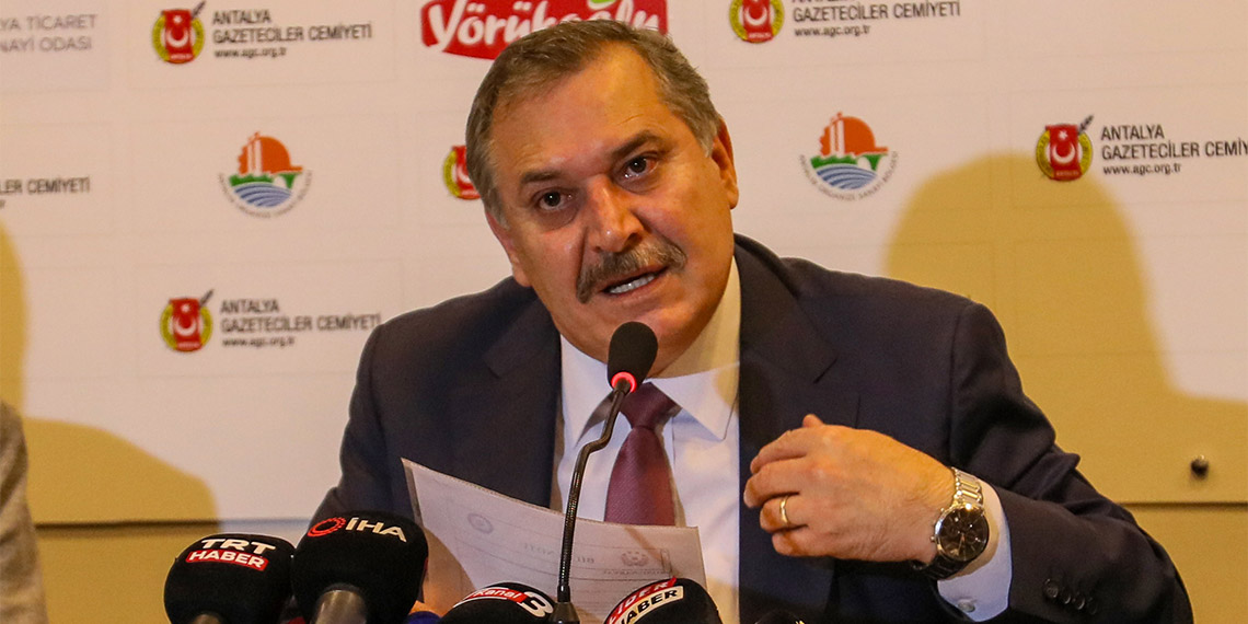 Antalya'da sahillerde 6 günde 8 ceset bulunmasının ardından Serik'te polis ekipleri, kıyı bandında gece gündüz devriye görevine başladı.