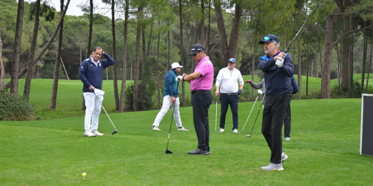 Antalya'da turizm golf sayesinde 12 aya yayıldı