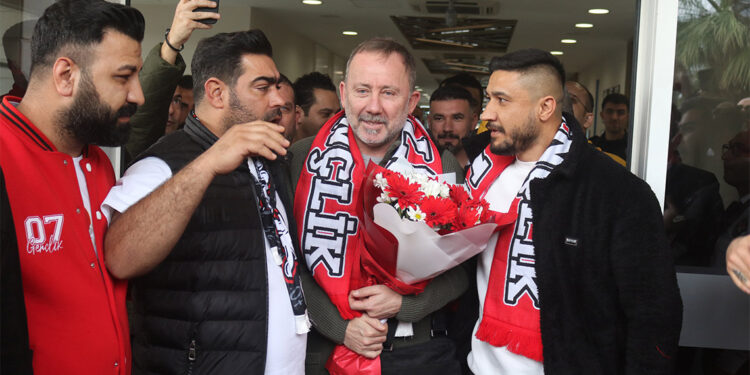 Sergen Yalçın Antalya'ya geldi