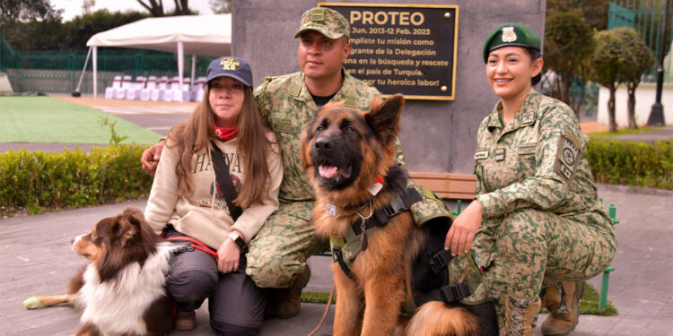 Arkadaş ilk doğum gününü sokaklarda kutladı