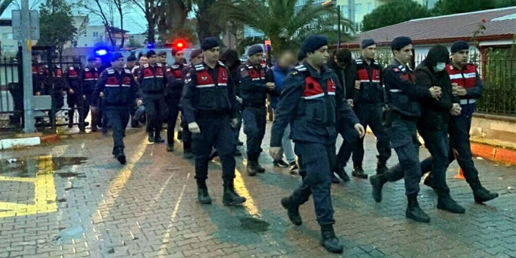 Aydın'da yeşil reçete operasyonunda 8 tutuklama