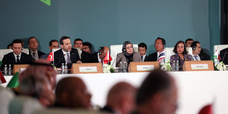 Bakan Bayraktar, Geleceğin Mineralleri Forumu'na katıldı