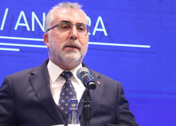 İslam dünyasının derdiyle dertleniyoruz