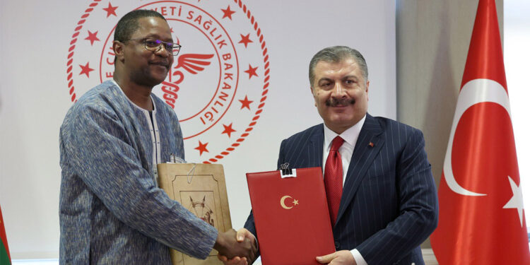 Fahrettin Koca Burkina Faso heyetini kabul etti