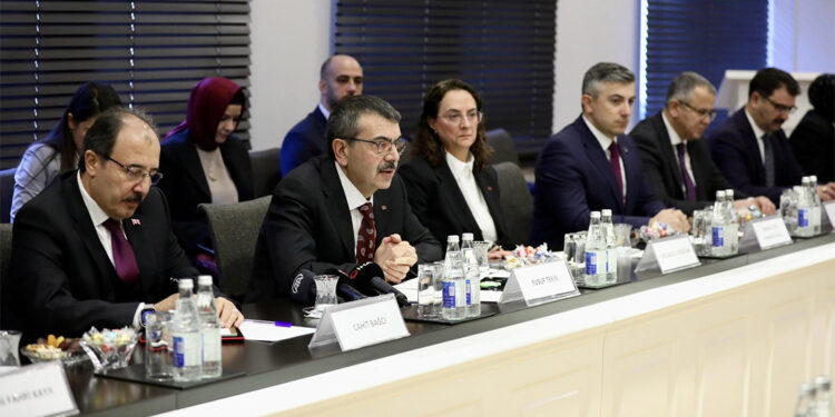 Bakan Tekin, Azerbaycan Eğitim Bakanı ile bir araya geldi