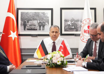 Ali Yerlikaya Alman mevkidaşı ile görüştü