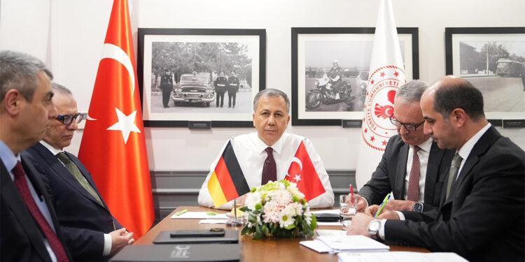 Ali Yerlikaya Alman mevkidaşı ile görüştü