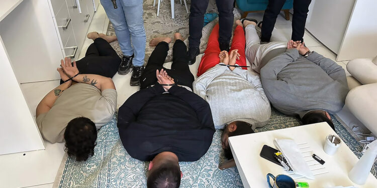 Bayğaralar suç örgütüne operasyon; 4 kişi yakalandı