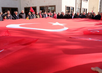 Şehit olan 9 asker için Teröre Lanet eylemi