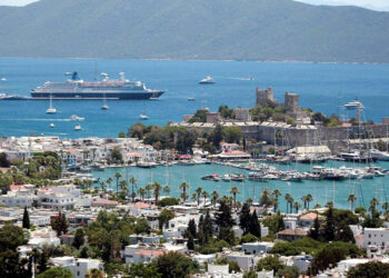 Bodrum'a 2023'te hava ve deniz yoluyla 1 milyon 375 bin yabancı turist geldi