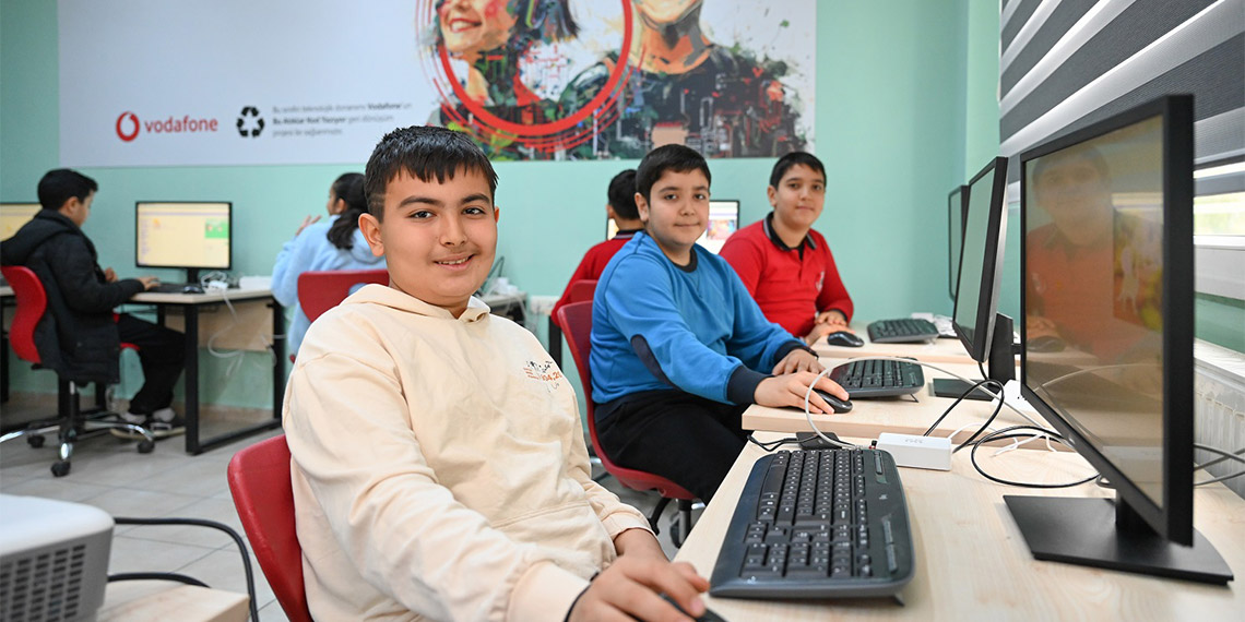 Bu Atıklar Kod Yazıyor projesi 10 sınıfa ulaştı
