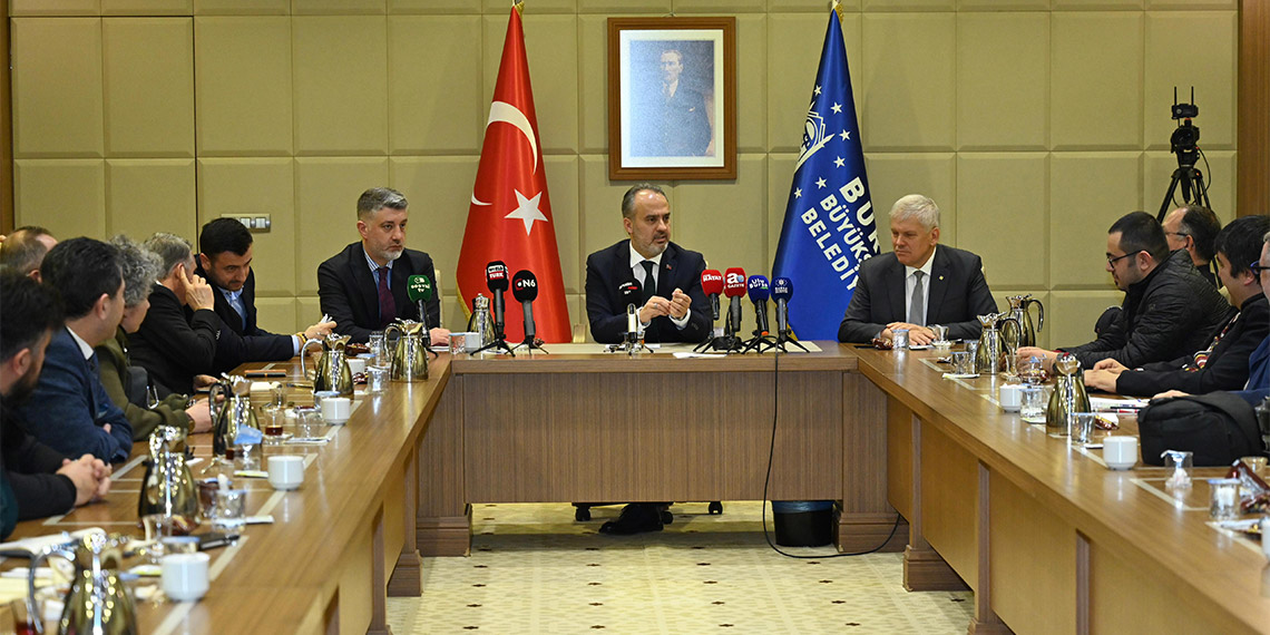 BUSKİ'de zimmet soruşturması kapsamında düzenlenen operasyonda, 3’ü kurumda görevli, 9 kişi gözaltına alındı.