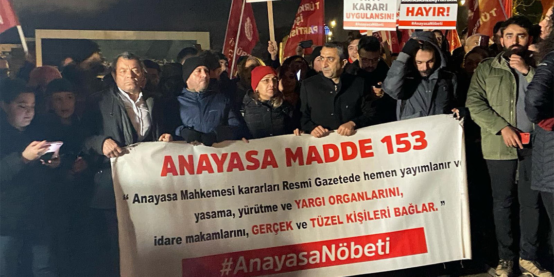 Can Atalay'ın milletvekilliğinin düşürülmesi protesto edildi