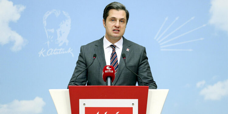 Deniz Yücel'den Lütfü Savaş açıklaması