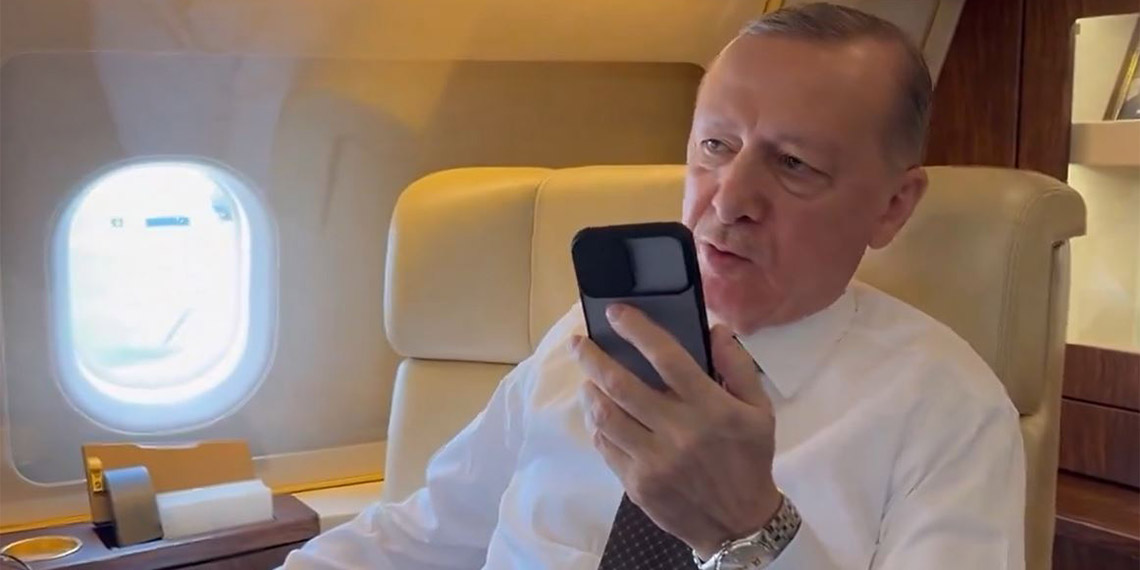 Cumhurbaşkanı Erdoğan Santa Maria İtalyan Kilisesi'ndeki saldırıyla ilgili kilisenin rahibi Anton Bulai ve Polonya'nın İstanbul Başkonsolosu Witold Lesniak ile telefonda görüştü.