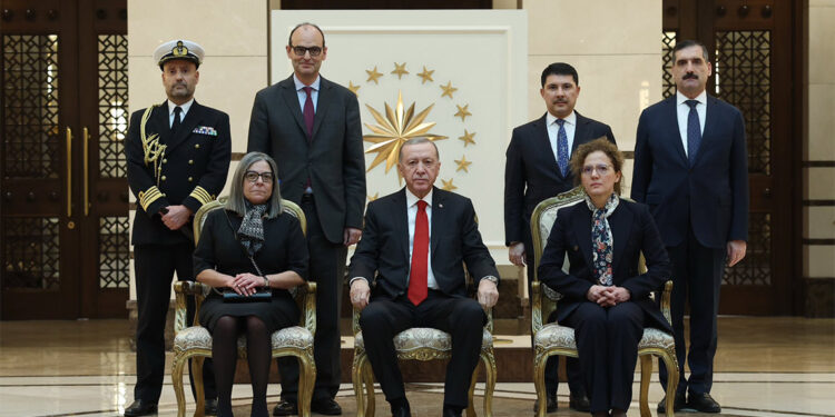 Avusturya, Tunus, Singapur ve Portekiz büyükelçilerinden Erdoğan'a güven mektubu